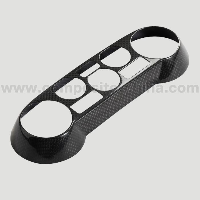 Carbon fiber ntau qhov chaw hauv tsheb